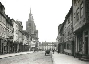 Fulda, Friedrichstraße : Fulda. Friedrichstraße. Blick nach Südosten gegen Pfarrkirche und Rathaus