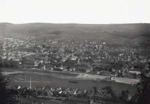 Trier, Stadtansicht : Trier. Stadtansicht. Blick vom Markusberg über den Westbahnhof und die Mosel nach Nordosten