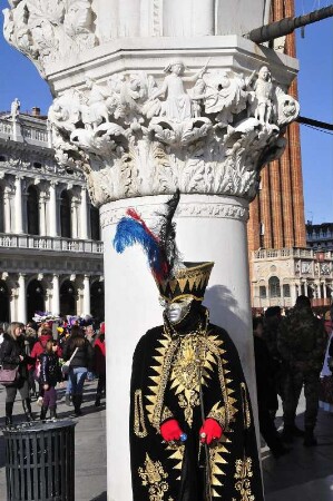 Karneval in Venedig : Aufgenommen am Karnevaldienstag, dem 21. Februar 2012, am Markusplatz in Venedig