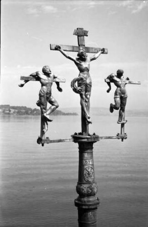 Mainau, Insel Mainau: Kruzifix auf dem Damm