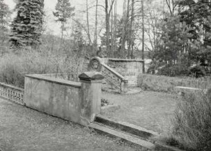 Medingen, Rittergut : Medingen (Kreis Kamenz), ehemaliges Rittergut (um 1895), Terrasse im Park