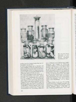 Abb. 1: Die Gläser mit den Eingeweiden von zwei Riesenalken im Zoolog. Museum Kopenhagen. Aus Salonovsen 1945