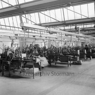 Joh. Friedrich Behrens: Bogenstraße: Metallwarenfabrik: Innenaufnahme: Blick in die Produktionshalle