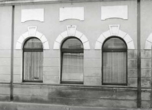Markneukirchen, Schönecker Straße 1. Wohnhaus (um 1850). Erdgeschoßfenster