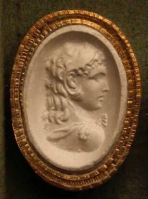 Profilkopf der Omphale, mit der Löwenhaut bekleidet (Daktyliothek, Erstes Mythologisches Tausend)