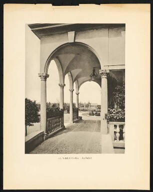 Schloss Kollm, Sachsen: Auffahrt vorm Haupteingang (aus: Alfred Breslauer, Ausgeführte Bauten 1897-1927)