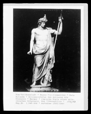 Kolossalstatue des Antinoos als Dionysos