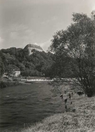 Sachsenburg. Schloss. Blick über die Zschopau