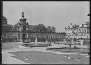 Dresden. Zwingerhof und Kronentor