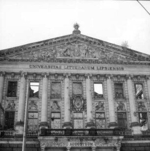 Leipzig. Augusteum (Universitätshauptgebäude) und Universitätskirche St. Pauli kurz vor Sprengung und Abbruch, Mai 1968