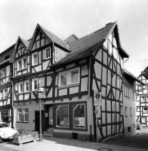 Fachwerkwohnhaus; Alsfeld, Roßmarkt 10, Roßmarkt 12