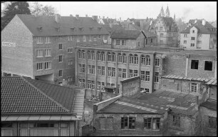 Freiburg: Rosastraße, Blick vom Dach des AOK Gebäudes, Neubau Verlagshaus Rombach & Co.