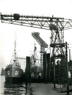Werftkräne im Hafen, Hamburg