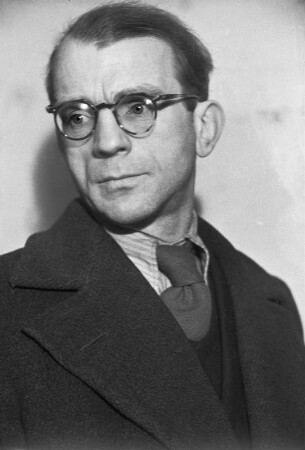 Porträtaufnahmen des Schriftstellers Günther Weisenborn
