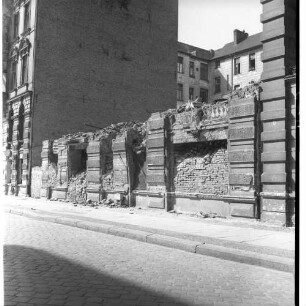 Negativ: Ruine, Elßholzstraße 14, 1951