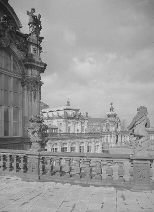 Dresden. Zwinger, Blick von der Bogengalerie M zum Zoologischen Pavillon und zum Kronentor