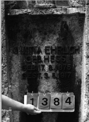 Grabstein 1384 [Hahn S. 58 Grab-Nr. 1938]: Grabstein 1384 (Detailaufnahme) [Hahn S. 58 Grab-Nr. 1938]