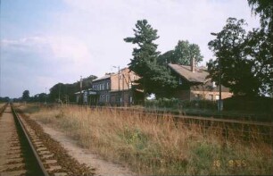 Buschow Gleisanlage Empfangsgebäude Bahnsteig