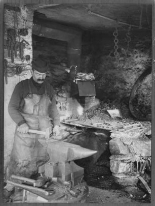 Der Dorfschmied (aus früherer Zeit) : Erzgebirge, Dorfschmiede
