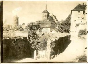 Bautzen. Stadtteilansicht mit Alter Wasserkunst (1558; W. Röhrscheidt d. Ä.) und Michaeliskirche von Südosten