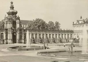 Dresden, Zwinger : Zwingerhof mit Kronentor