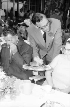 Chemiker; Maikäferrede: Oberbürgermeister Haas, Graf Lennart Bernadotte
