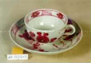 Tasse mit Untertasse, mit rotem Blumendekor