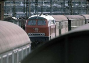 Bw Stuttgart Abstellbereich Nord Lok 218 198 Bnb-Wagen