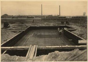 Maschinenfabrik Lindner, Berlin-Wittenau: Blick auf die Baustelle, Fundamente