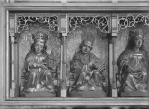 Linker Flügel: Matthäus, Jakobus der Ältere, Thomas, Jakobus der Jüngerer, Evangelist Johannes, Agnes, Laurentius, Barbara