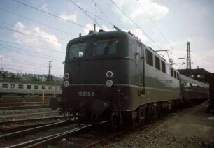 Stuttgart Hbf. Gleis 10 Lok 110 259