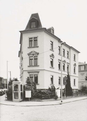 Radebeul, Mittelstraße 1. Wohnhaus (1897-1898)