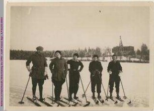Gruppenbild beim Skifahren im Habichtswald, Wintertraining des CFRV