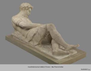Grabmal des Mario Nari : Liegefigur des Mario Nari