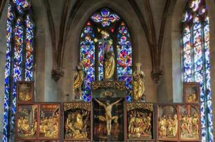 Frankreich. Alsace. Haut Rhin. Kaysersberg. Eglise de Sainte Croix innen. Retabel Kirchenfenster am Hauptaltar