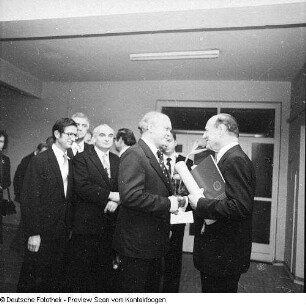 Manfred von Ardenne Gratulationscour anlässlich der Zuerkennung der Würde eines Dr. h.c. durch die Technischen Universität Dresden (Medizinische Akademie Dresden), Professoren der Medizinischen Akademie