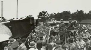 Dresden-Heller, Frau von Killinger tauft ein Verkehrsflugzeug, eine Junkers F-13, auf den Namen Hermann Göring