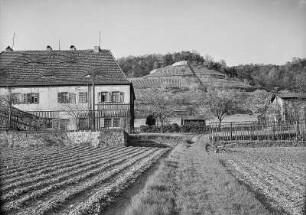 Dresden-Pillnitz, Bergweg 25/27. Weingut. Wohnhaus (1801-1850). Talseite gegen Rysselkuppe