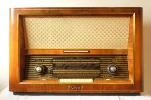 Röhrenradio VEB Stern-Radio Sonneberg, Erfurt 2