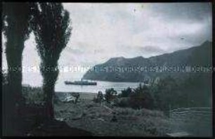 Kreuzfahrtschiff in der Cumberland-Bucht vor der Inselgruppe Juan Fernandez
