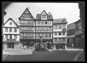 Engelsbrunnen, Haus Druckerei Schelhaas, Geschäft Andreas Klüpfel, Kaufhaus Witt und Rathausgasse 2