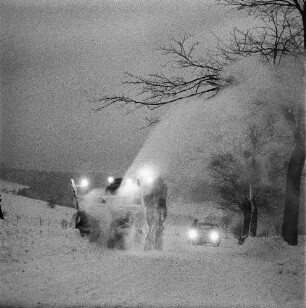 Reportage "Was kostet der Schnee?". Schneefräse im Einsatz