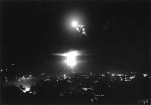 Roßwein. Stadtteilansicht gegen Wettinhöhe mit Feuerwerk zum Schulfest 1964