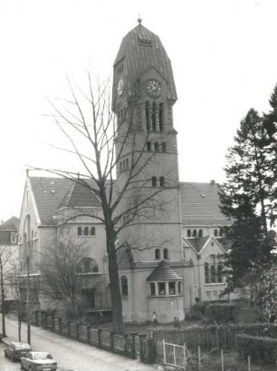 Dresden-Pieschen, Rehefelder Straße 59. Josephskirche (1909/1910; A. Tandler). Ansicht von Nordnordosten