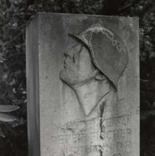 Grabmal für Peter Fischer (gef. 1943)