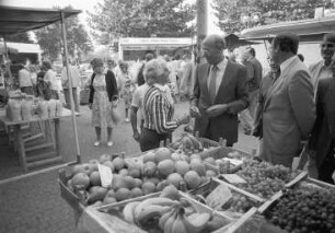 Eröffnung des ersten Wochenmarkts in Mühlburg am Entenfang
