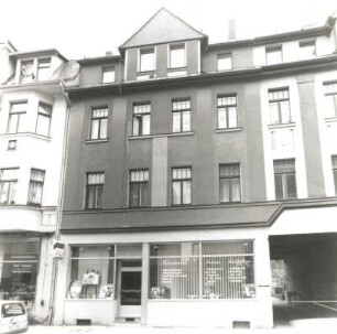Reichenbach (Vogtland), Bahnhofstraße 14. Wohnhaus mit Laden (um 1900). Straßenansicht