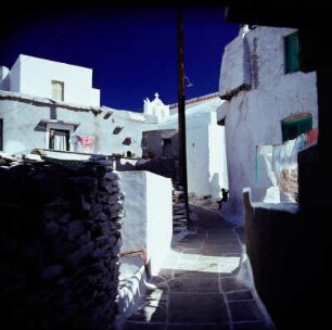 Kythnos. Dryopis, Würfelhäuser und Gassen