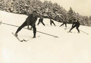 Skischule. Stemmfahren