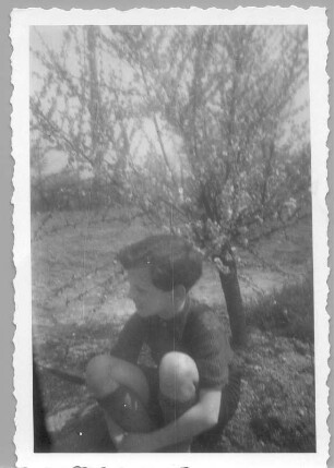 Ramon-Joachim Gerhardt als Kind im elterlichen Garten in Meißen, Stadtparkhöhe 6
